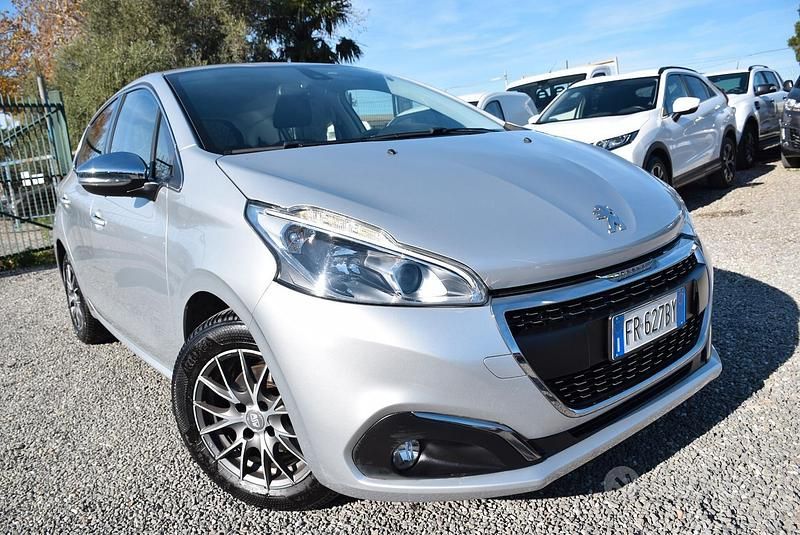 Usata Peugeot 208 Allure 75 CV (55 kW) 2018 Grigio Utilitaria