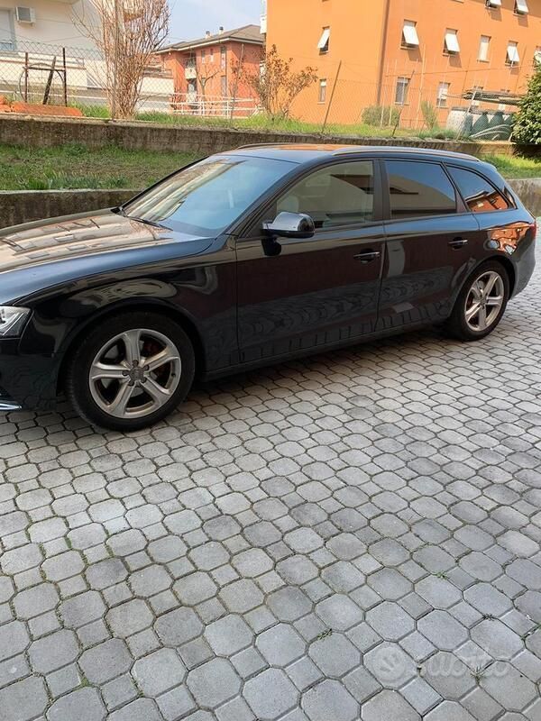 Usata Audi A4 116 CV (85 kW) 2014 Nero Station wagon