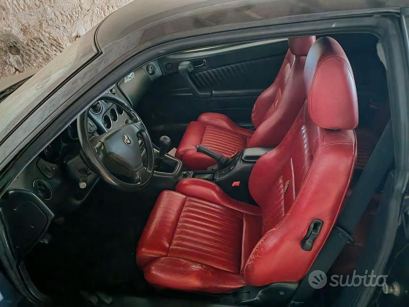 Nero Usata 2003 Alfa Romeo GTV Coupé | 9900 € (Molto cara) - Immagine 1/3