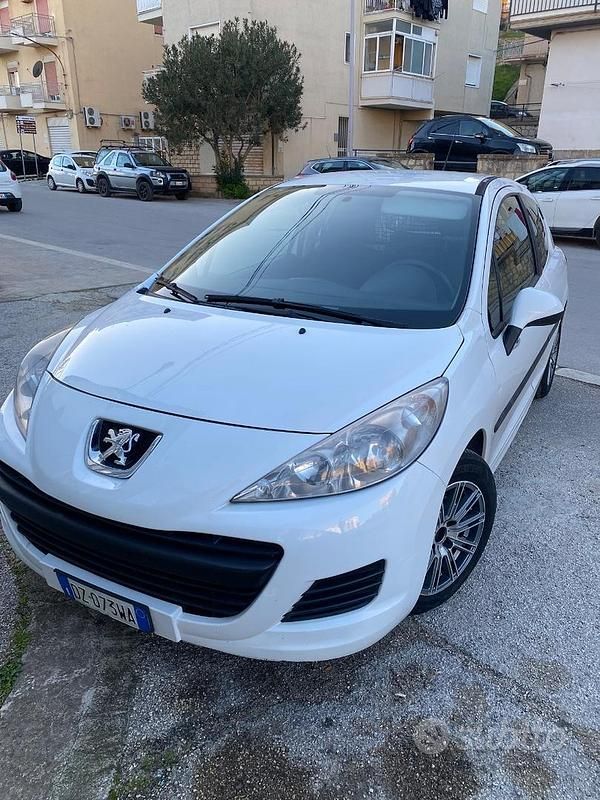 Usata Peugeot 207 70 CV (51 kW) 2010 Furgone