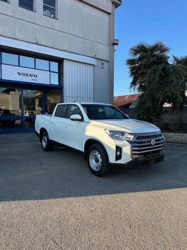 Grigio Nuova 2025 Ssangyong (KGM) Rexton SUV | 26.960 € - Immagine 1/4