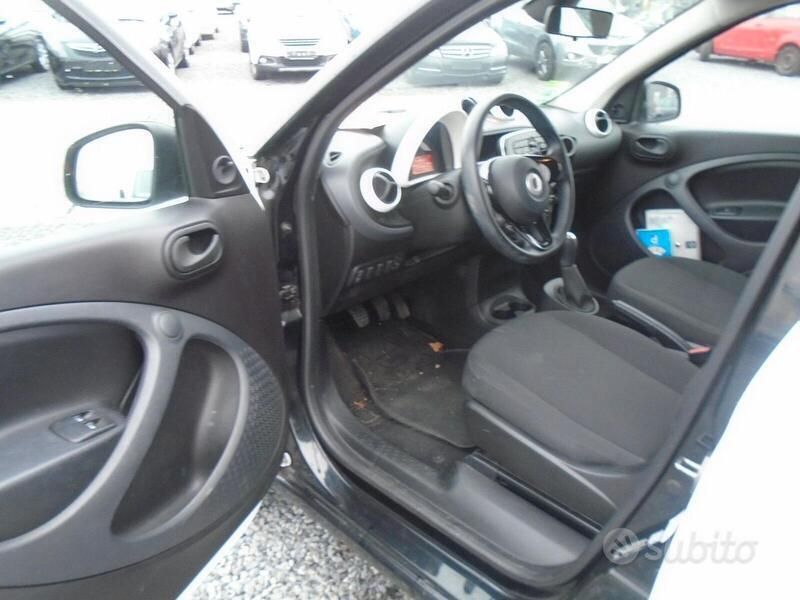 Usata Smart ForFour Passion 71 CV (52 kW) 2015 Bianco Utilitaria