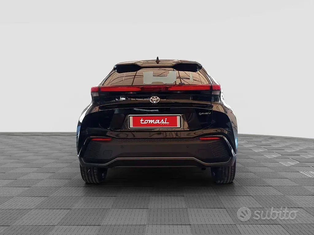 Usata Toyota C-HR Lounge 151 CV (111 kW) 2024 Sulfur & black SUV