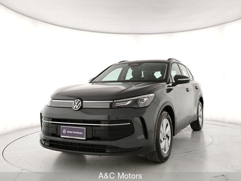 Grigio Usata 2024 VW Tiguan Life SUV | 34.900 € (Buon prezzo) - Immagine 1/4