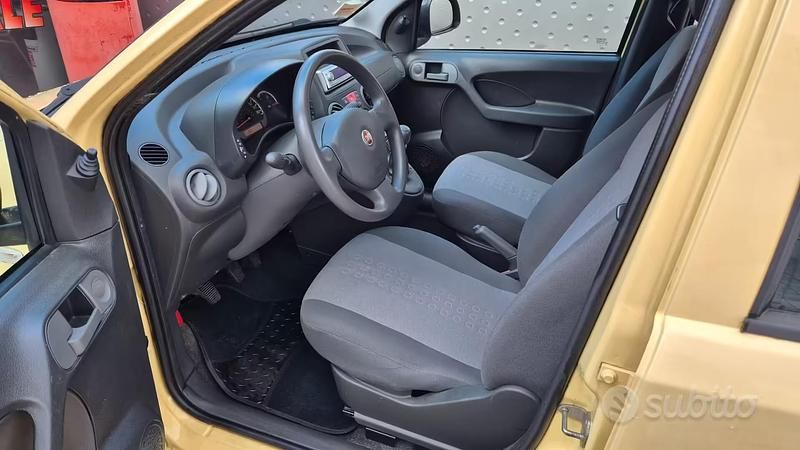 Usata Fiat Panda Dynamic 60 CV (44 kW) 2012 Giallo Utilitaria