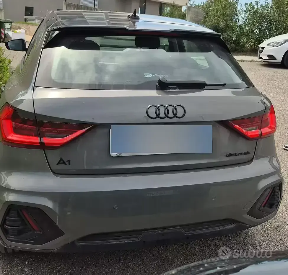 Usata Audi A1 110 CV (80 kW) 2023 Grigio SUV