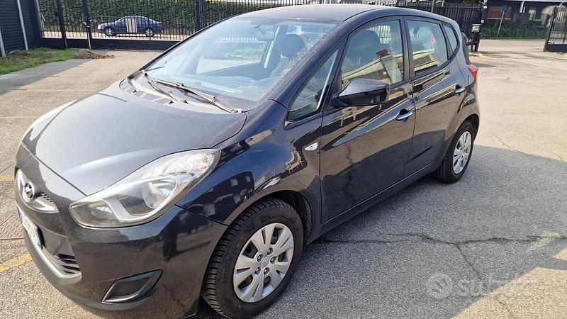 Usata Hyundai ix20 106 CV (77 kW) 2011 Blu Utilitaria