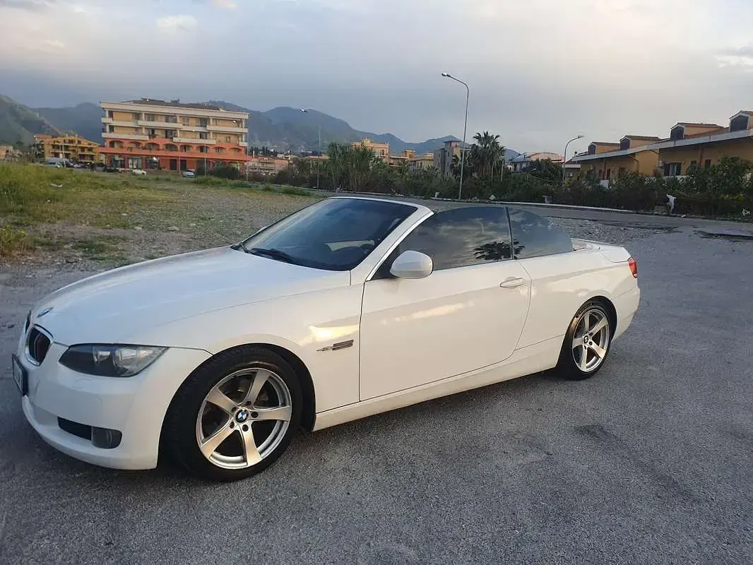 Usata BMW 320 Cabriolet M Sport 184 CV (135 kW) 2010 Bianco Cabrio