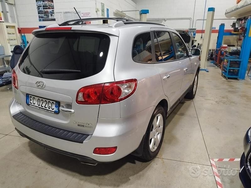 Usata Hyundai Santa Fe 154 CV (113 kW) 2010 Grigio SUV