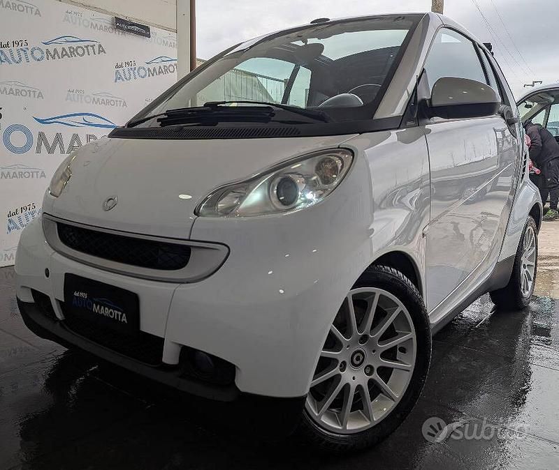 Usata Smart ForTwo Cabrio Pulse 45 CV (33 kW) 2009 Bianco Cabrio
