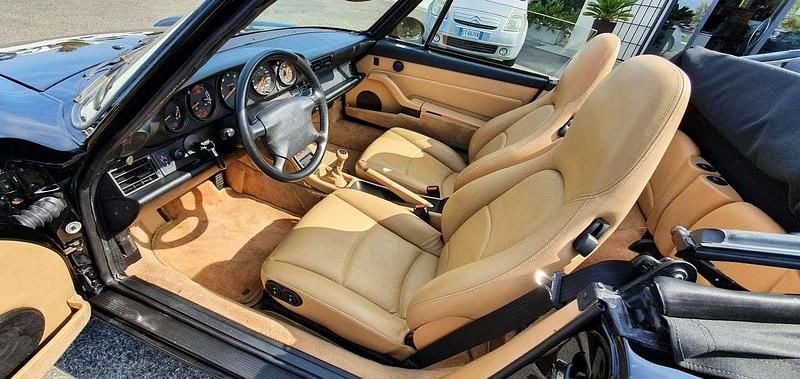 Usata Porsche 911 Carrera Cabriolet 272 CV (200 kW) 1994 Nero Cabrio