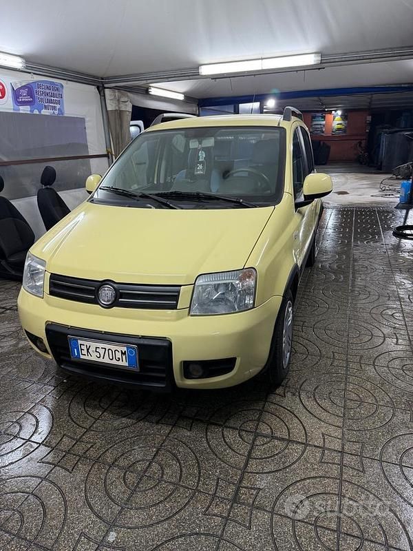 Usata Fiat Panda Climbing 59 CV (43 kW) 2009 Giallo Berlina
