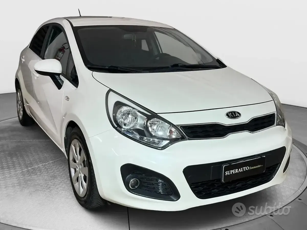 Usata Kia Rio EX 90 CV (66 kW) 2012 Nero Berlina