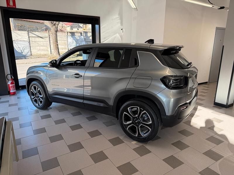 Usata Jeep Avenger Summit 101 CV (74 kW) 2024 Met grey evo+black SUV