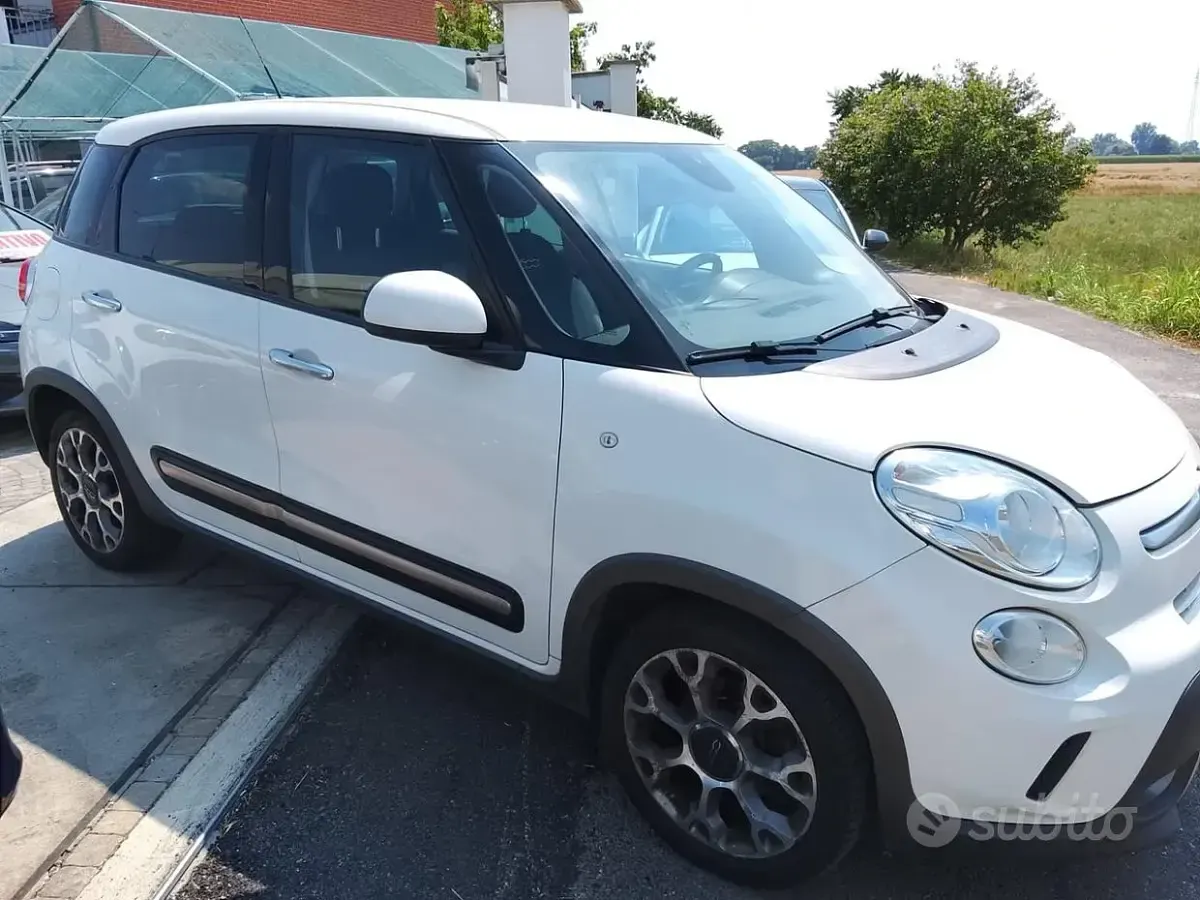 Usata Fiat 500L Trekking 85 CV (62 kW) 2014 Bianco Monovolume