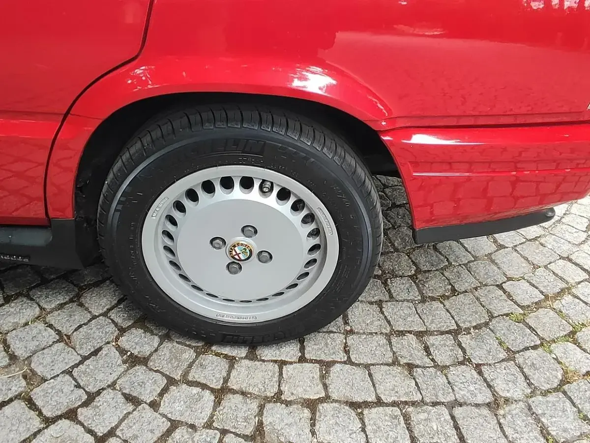 Usata Alfa Romeo 33 Quadrifoglio Verde 118 CV (86 kW) 1988 Rosso Berlina