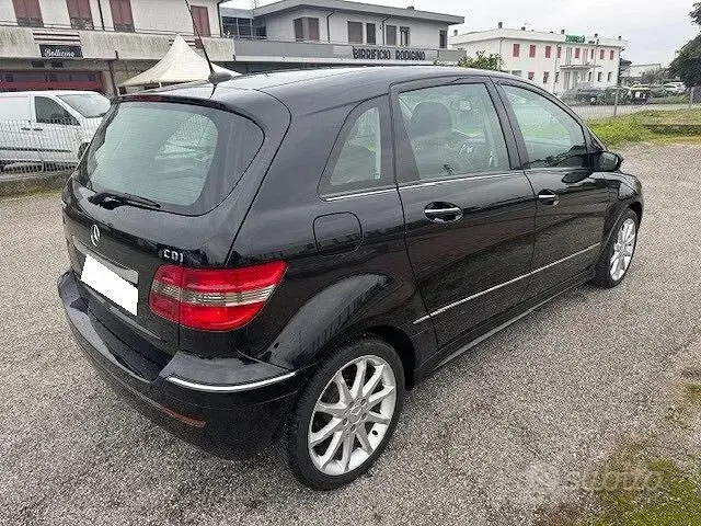 Usata Mercedes B200 140 CV (102 kW) 2007 Nero Monovolume