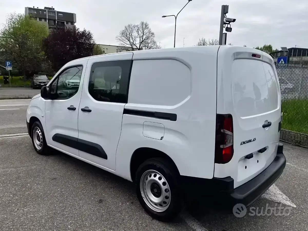Ny Fiat Doblò 101 HK (74 kW) 2026 Vit Minibuss