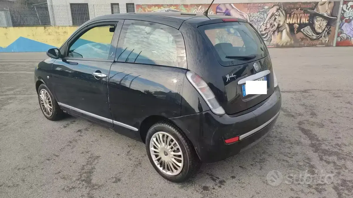 Usata Lancia Ypsilon 60 CV (44 kW) 2008 Nero Utilitaria