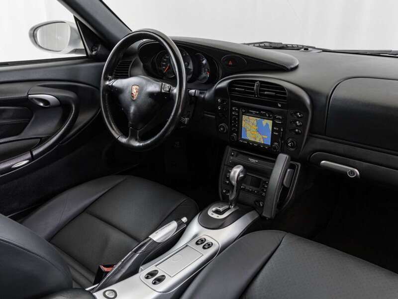 Usata Porsche 911 Carrera 4S 320 CV (235 kW) 2002 Argento metallizzato Coupé