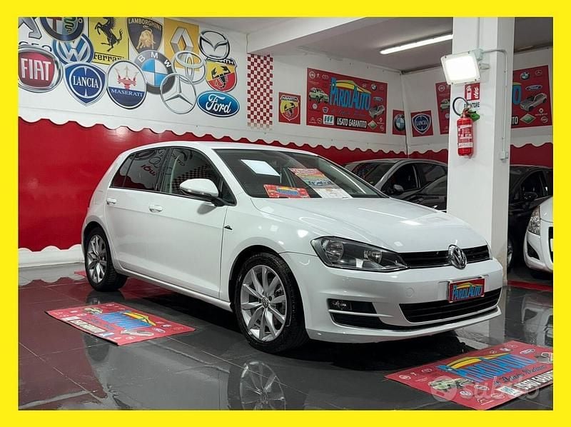 Bianco Usata 2014 VW Golf Tre volumi | 10.999 € (Buon prezzo) - Immagine 1/4