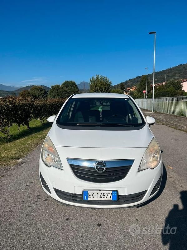 Usata Opel Meriva Cosmo 95 CV (69 kW) 2012 Bianco Monovolume