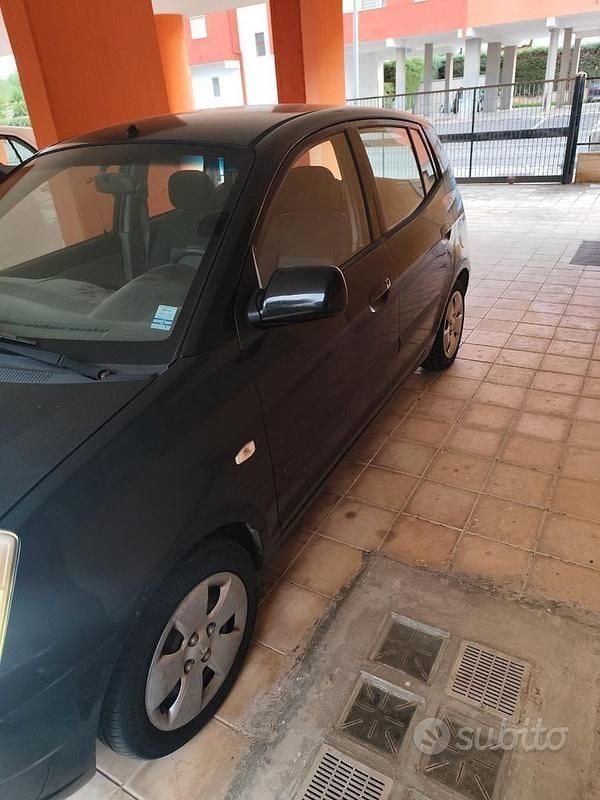 Usata Kia Picanto 61 CV (44 kW) 2007 Nero Utilitaria