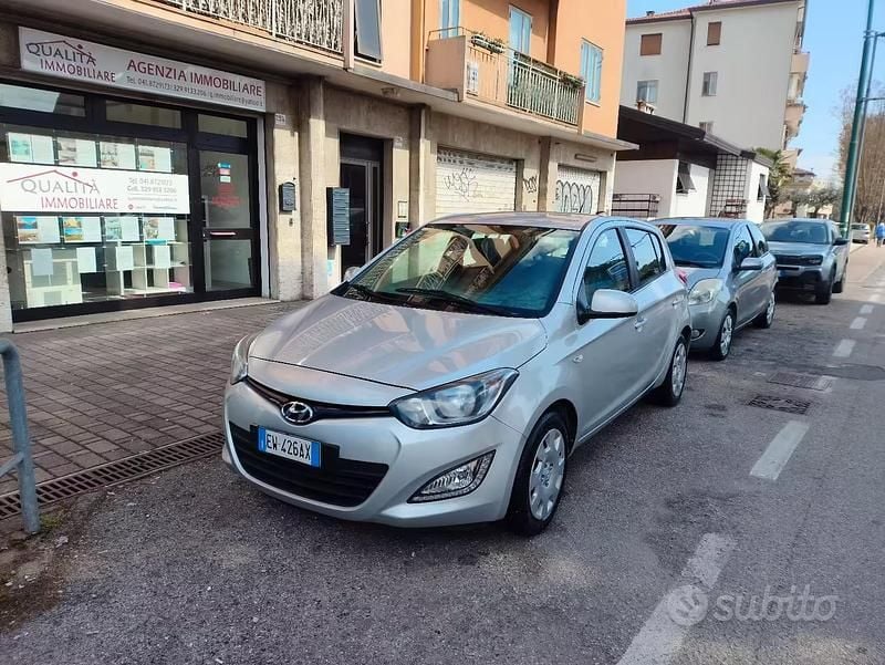 Usata Hyundai i20 2014 Grigio Utilitaria
