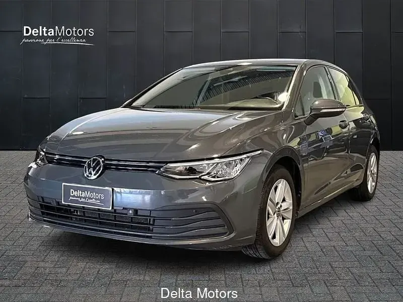 Usata VW Golf VIII Life 116 CV (85 kW) 2020 Utilitaria