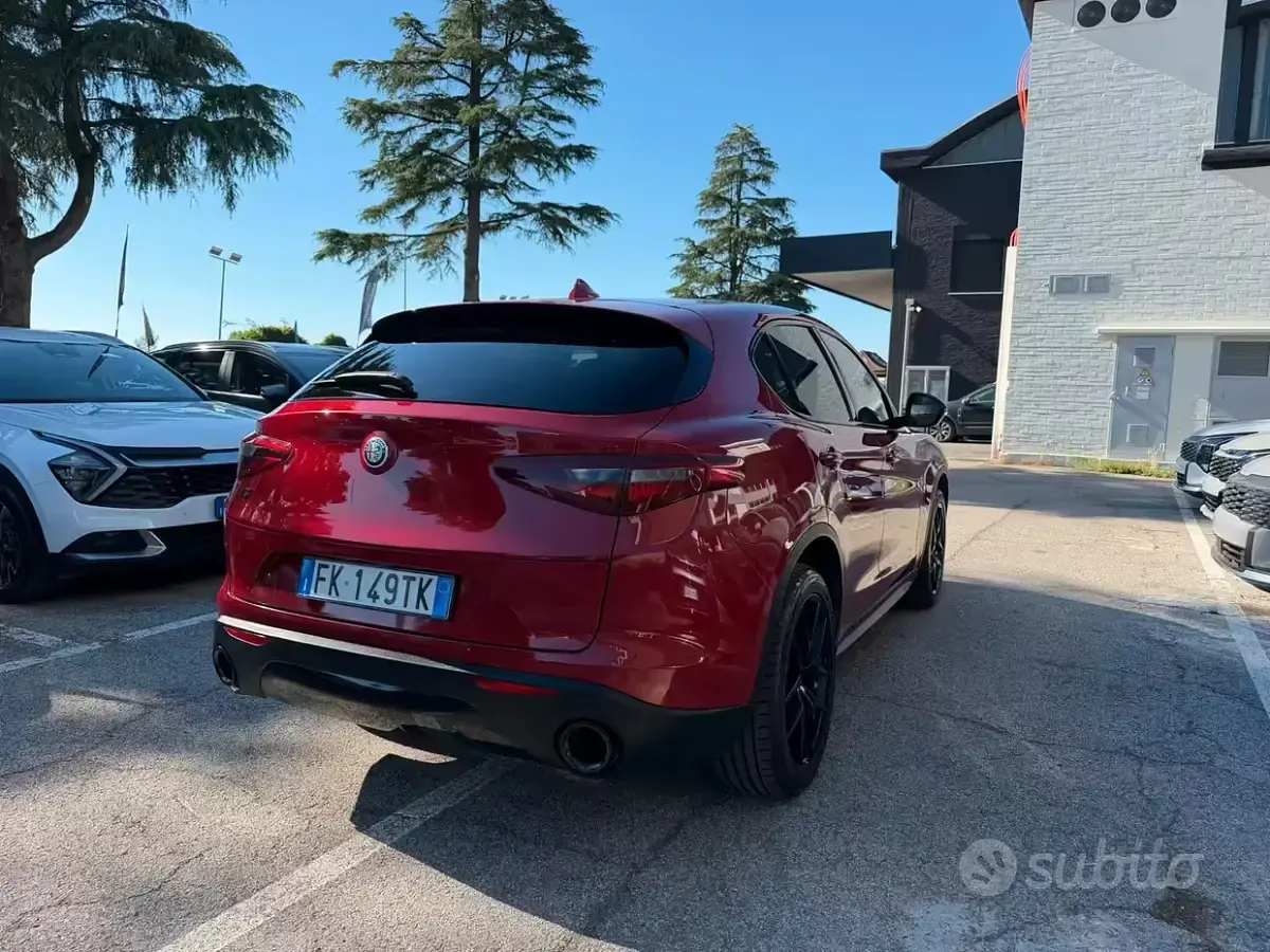 Usata Alfa Romeo Stelvio 280 CV (205 kW) 2017 Rosso SUV
