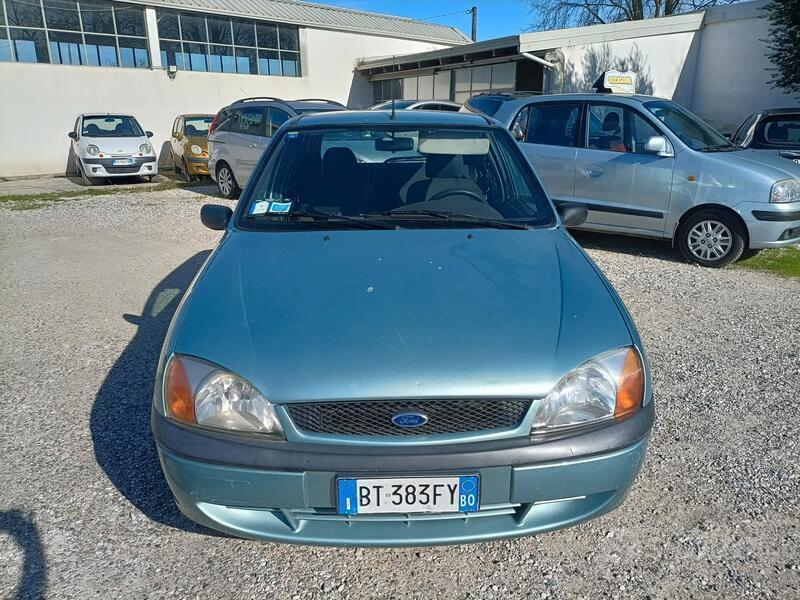 Usato 2001 Ford Fiesta 1.2 Benzin 75 CV (1.600 €)