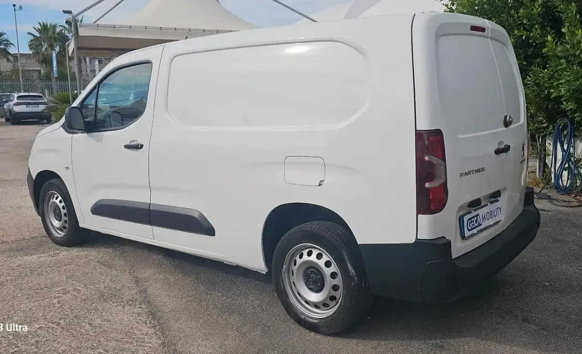 Usata Peugeot Partner 101 CV (74 kW) 2020 Bianco Monovolume