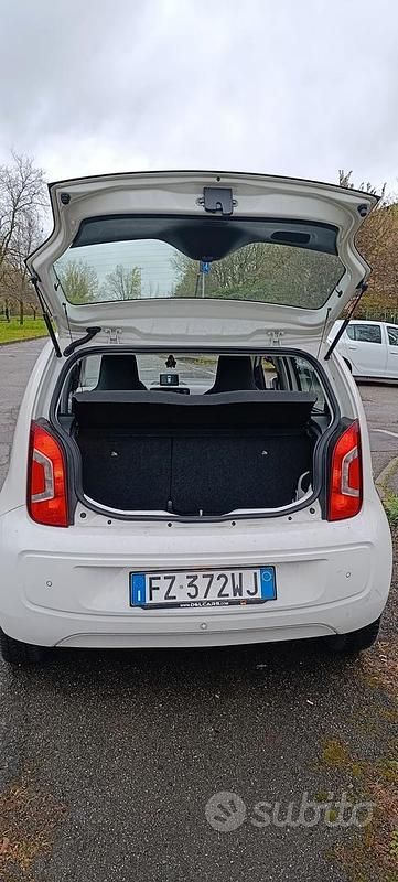 Usata VW up! Move 68 CV (50 kW) 2016 Bianco Utilitaria