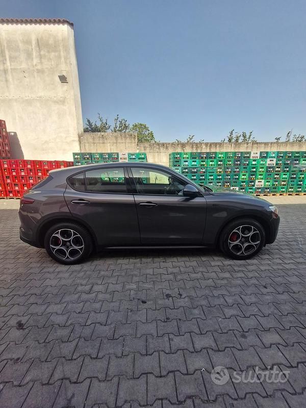 Usata Alfa Romeo Stelvio 190 CV (139 kW) 2020 Grigio SUV