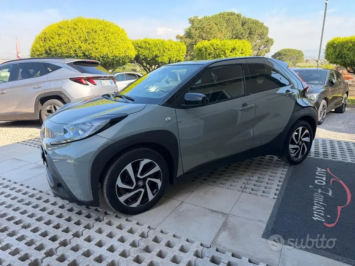 Usata Toyota Aygo X Lounge 72 CV (52 kW) 2024 Verde SUV