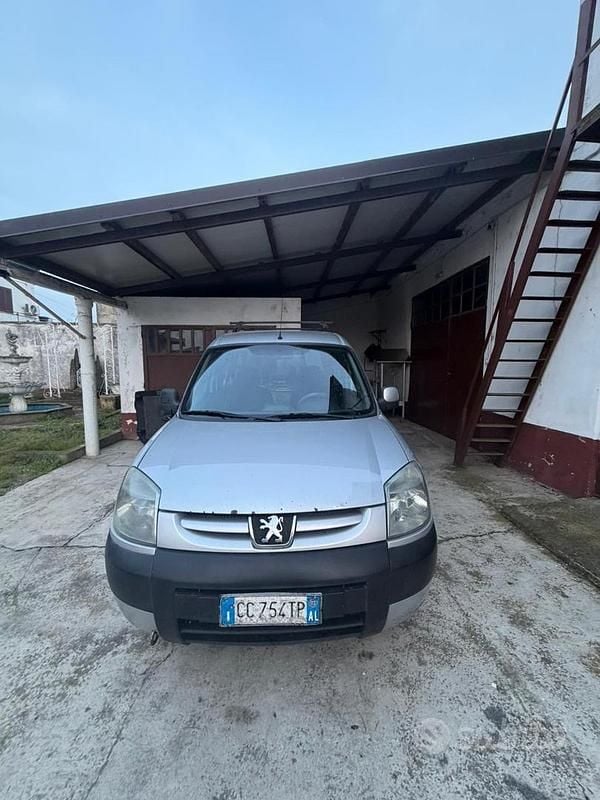 Usata Peugeot Partner 90 CV (66 kW) 2002 Grigio Monovolume