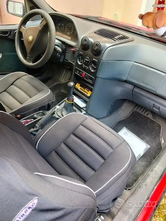 Usata Alfa Romeo 145 90 CV (66 kW) 1998 Rosso Utilitaria