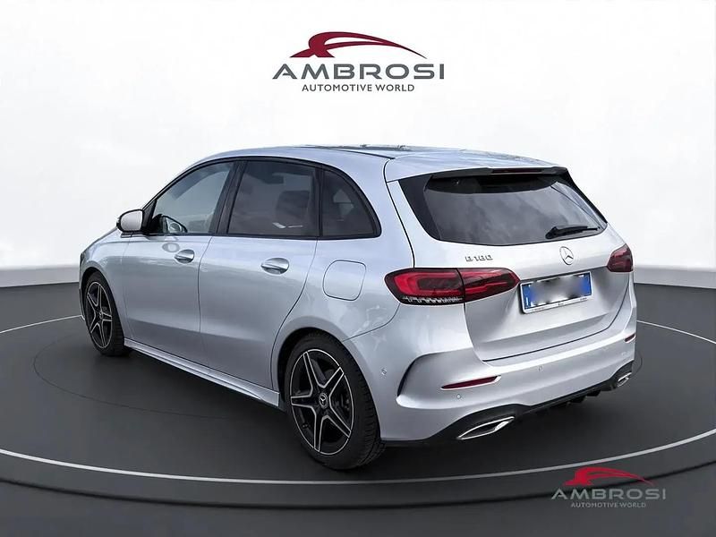 Usata Mercedes B180 Premium 136 CV (100 kW) 2019 Argento Monovolume