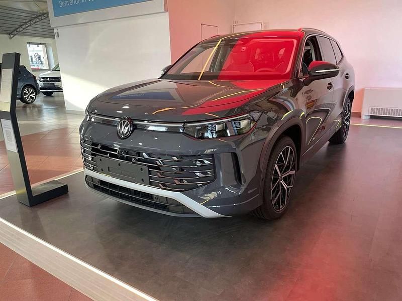 Grigio Nuova 2025 VW Tayron Elegance SUV | 52.000 € (Cara) - Immagine 1/4