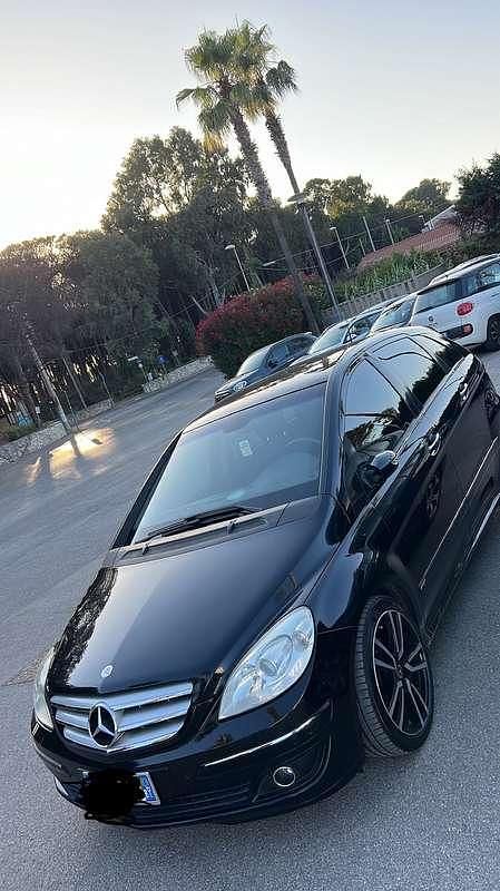 Usata Mercedes B200 140 CV (102 kW) 2006 Nero Monovolume