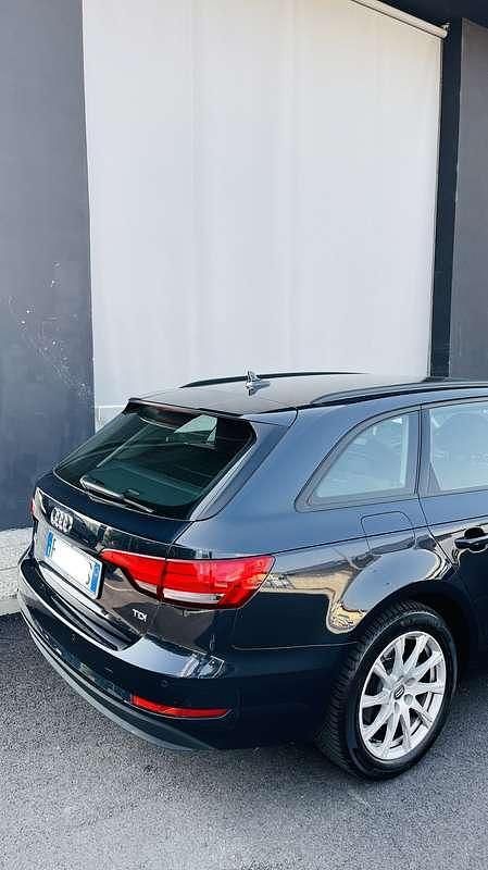 Usata Audi A4 Business 190 CV (139 kW) 2016 Blu/azzurro Station wagon