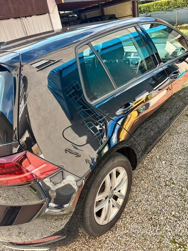 Usata VW Golf VIII 130 CV (95 kW) 2020 Nero Utilitaria
