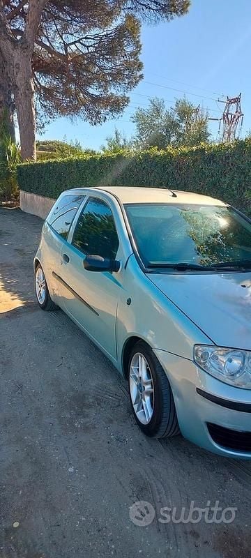 Usata Fiat Punto 60 CV (44 kW) 2003 Utilitaria