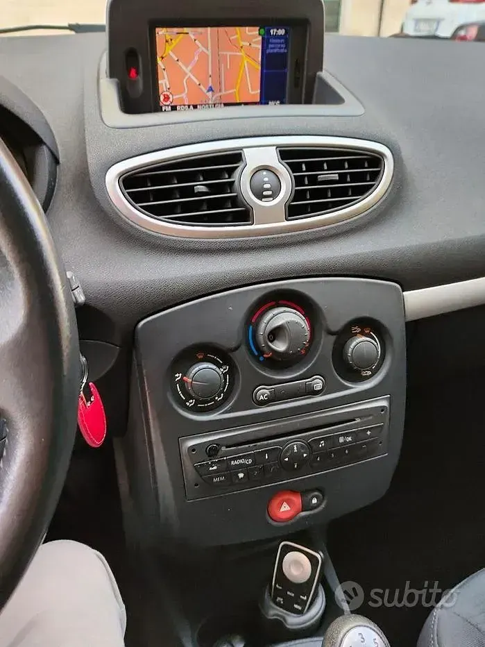 Usata Renault Clio 75 CV (55 kW) 2010 Grigio Station wagon