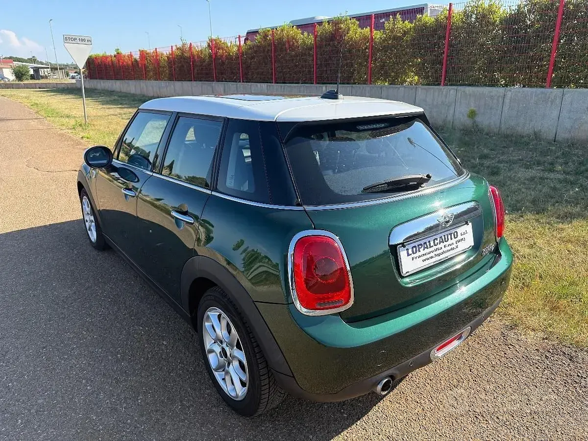 Usata Mini Cooper D Seven 116 CV (85 kW) 2017 Verde Utilitaria