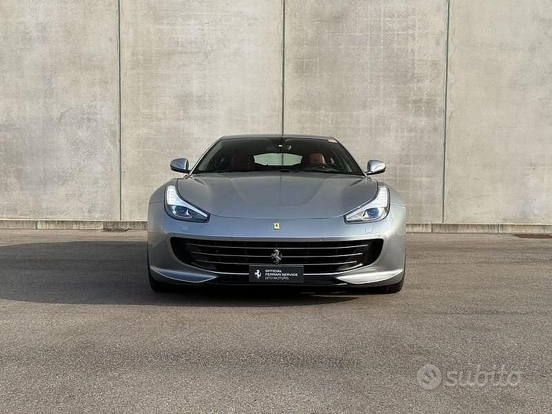 Usata Ferrari GTC4Lusso 610 CV (448 kW) 2018 Grigio Station wagon
