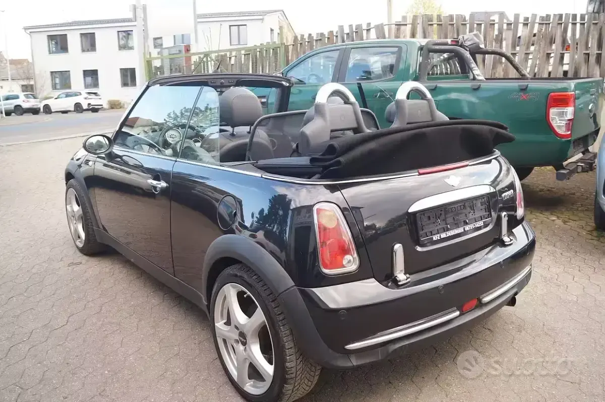 Usata Mini Cooper Cabriolet 116 CV (85 kW) 2007 Nero Cabrio