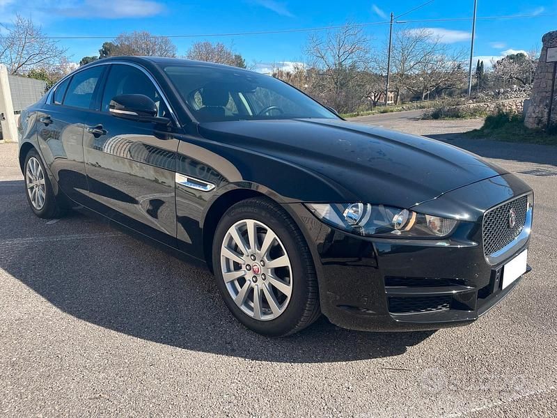 Usata Jaguar XE Prestige 180 CV (132 kW) 2016 Nero Berlina