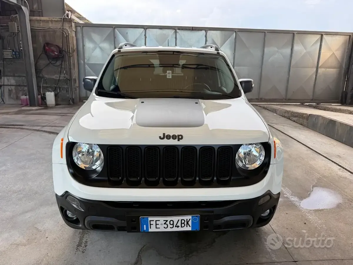 Usata Jeep Renegade Trailhawk 170 CV (125 kW) 2016 Bianco SUV