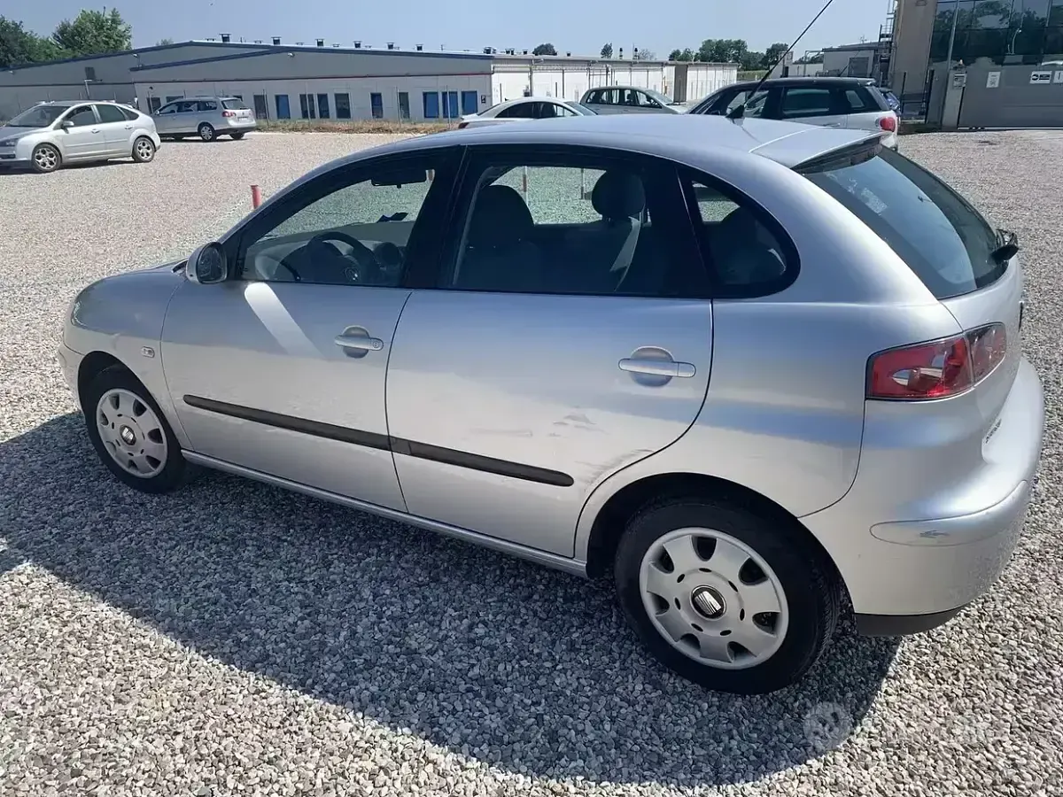 Usata Seat Ibiza 75 CV (55 kW) 2002 Grigio Utilitaria